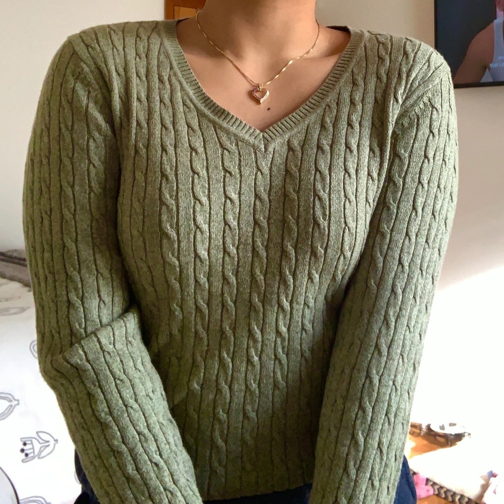 sage green cable knit sweater✅